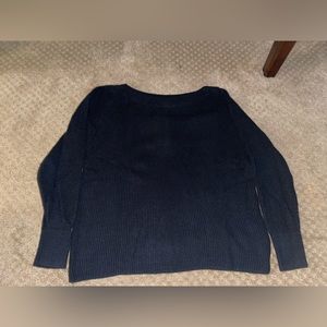 ☘️NWT Black banana republic sweater